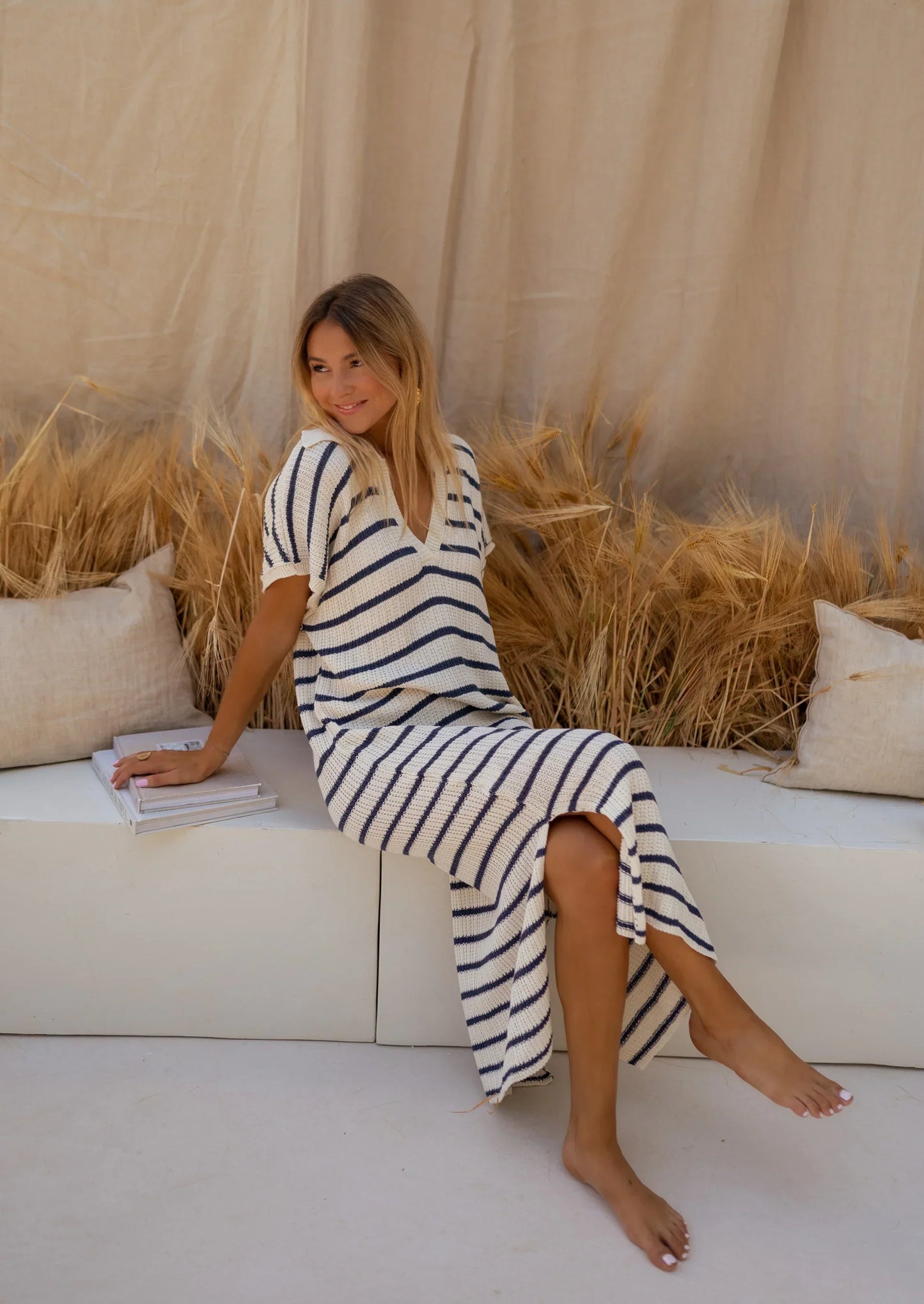 SELINA I GESTREIFTES MIDI-KLEID