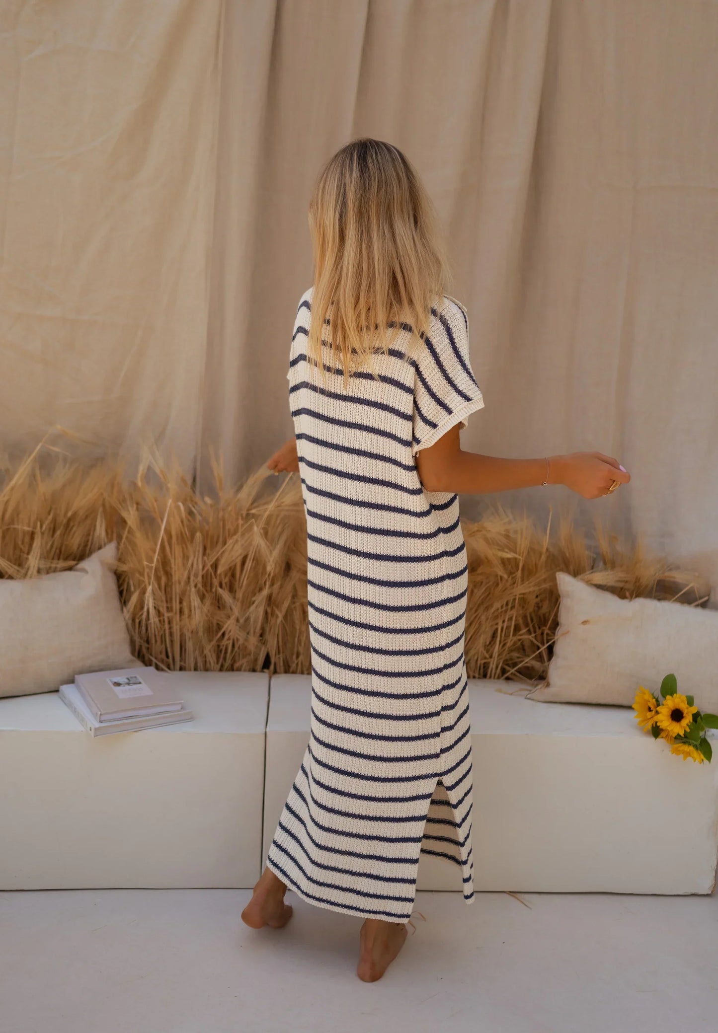 SELINA I GESTREIFTES MIDI-KLEID
